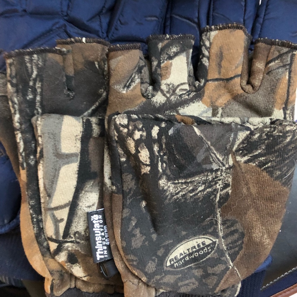 2 pairs of Thinsulate Men’s Gloves